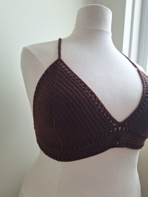 Gehaakt topje 'Boho top koffie'