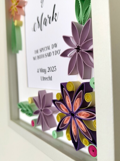 Gepersonaliseerde papieren wanddecoratie in quilling-stijl: trouwdatum en namen – handgemaakt huwelijkscadeau