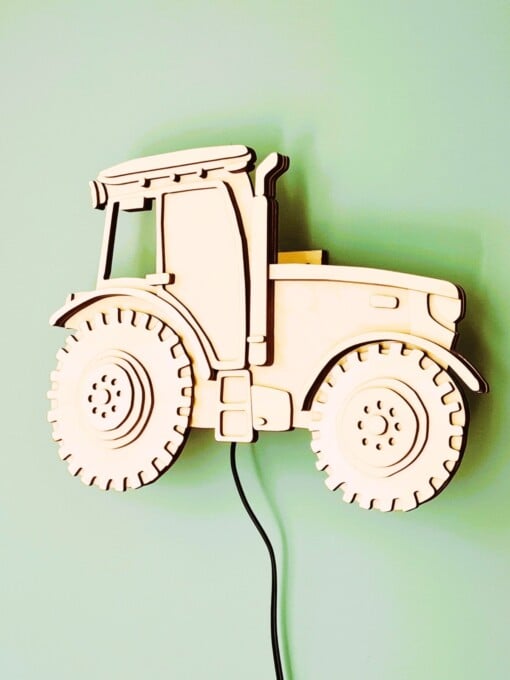 Handgemaakte Houten Wandlamp Tractor