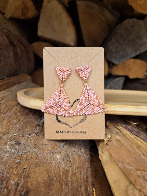 Handgemaakte oorbellen met kralen - Confetti design in rozetinten met rvs oorstekers SALE!