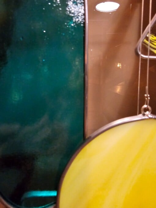 Modern Glas in lood object. "Zonnig".. Zonnevanger. Uniek