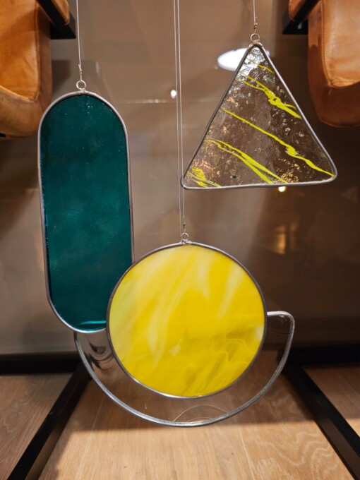 Modern Glas in lood object. "Zonnig".. Zonnevanger. Uniek