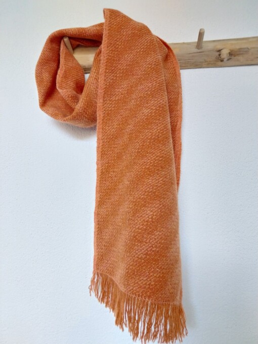 Oranje shawl van 100% merinowol - Uniek & Vrolijk