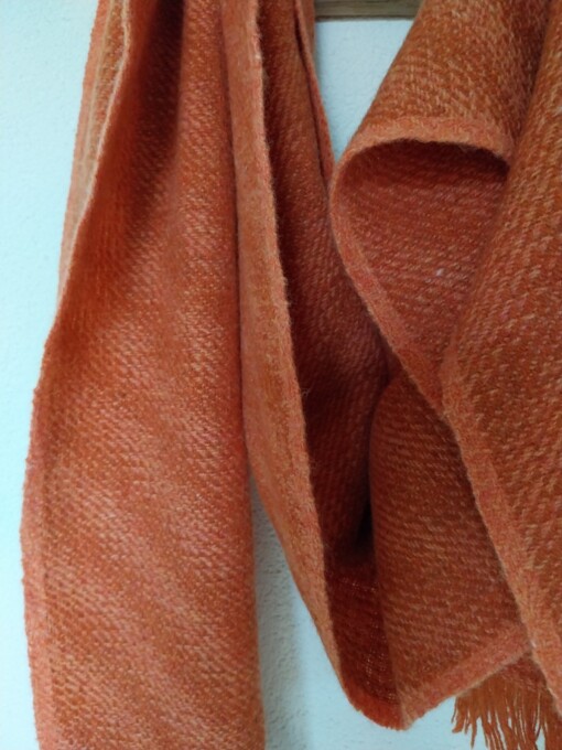 Oranje shawl van 100% merinowol - Uniek & Vrolijk