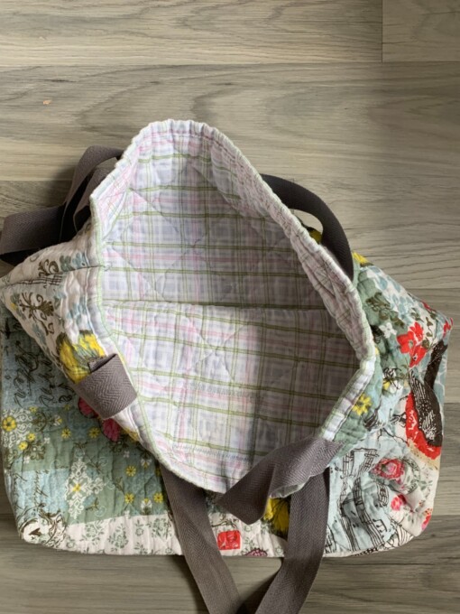 Tote bag gemaakt van een doorgestikte sprei