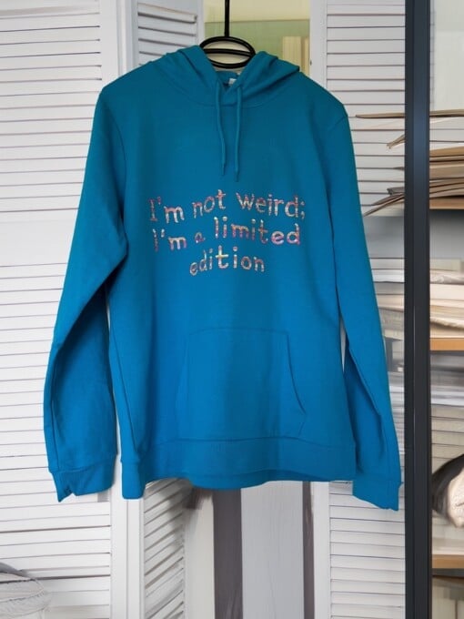 hoodie met opdruk - I'm not weird I'm a limited edition