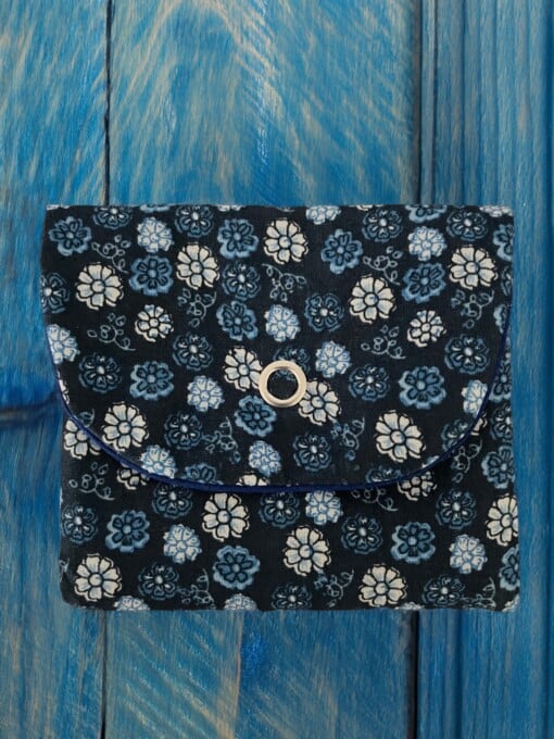 katoenen portemonnee - witte en blauwe bloemen