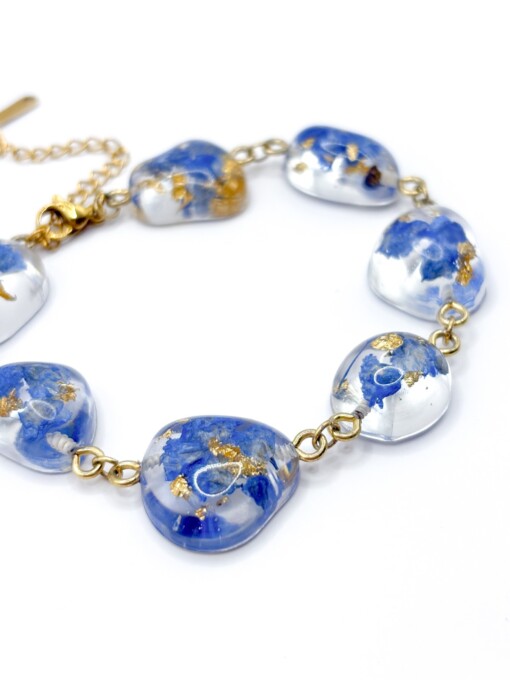 Armband met Steenvormige Hangers Gevuld met Echte Bloemen uit Den Haag (The Tide)