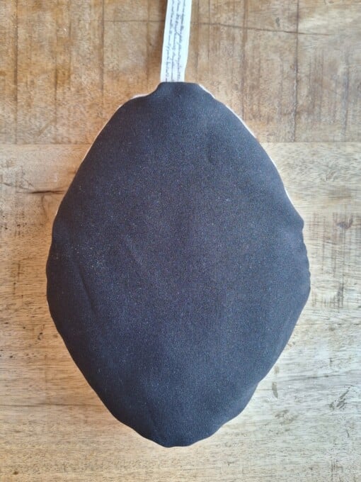 Geborduurde hanger gevuld met lavendel