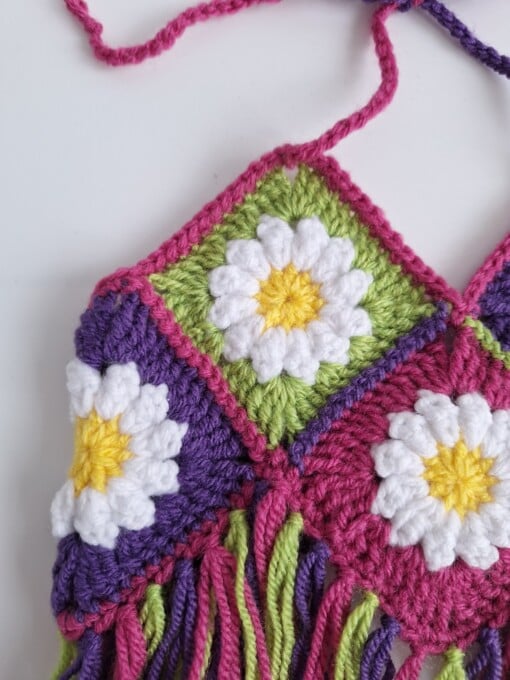 Gehaakt baby topje | Madeliefjes, roze, groen en paars