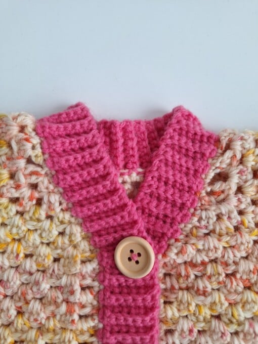 Gehaakt baby vestje | Roze en oranje gemêleerd