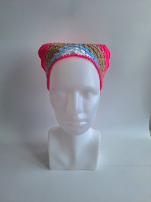 Gehaakte bandana 'Knalroze, beige, lichtblauw en wit'