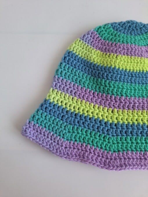 Gehaakte bucket hat | Blauw, mint, lila en lime