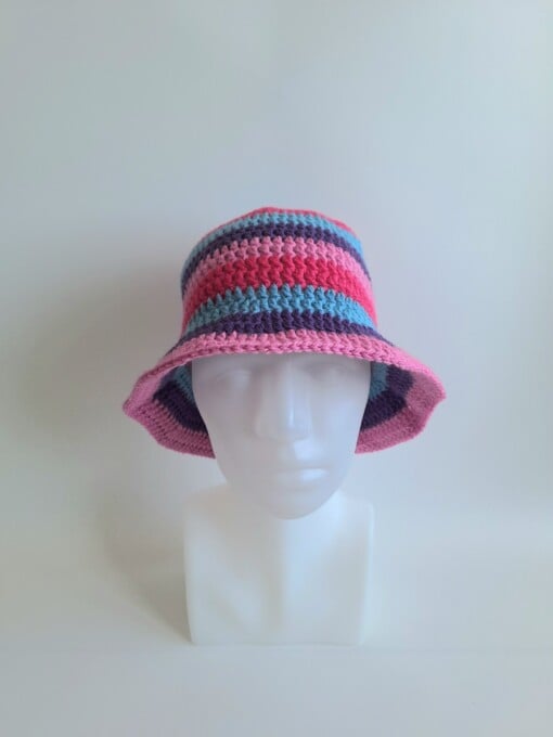 Gehaakte bucket hat | Blauw, paars, lavendel en roze