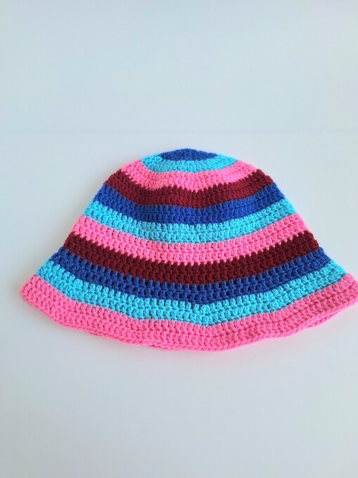Gehaakte bucket hat | Donkerblauw, turquoise, roze en rood