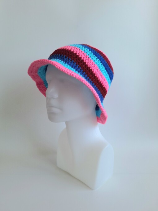 Gehaakte bucket hat | Donkerblauw, turquoise, roze en rood