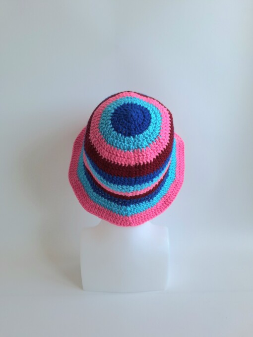 Gehaakte bucket hat | Donkerblauw, turquoise, roze en rood