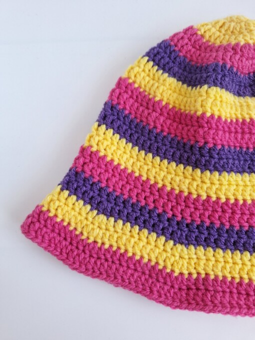 Gehaakte bucket hat | Geel, fuchsia en paars