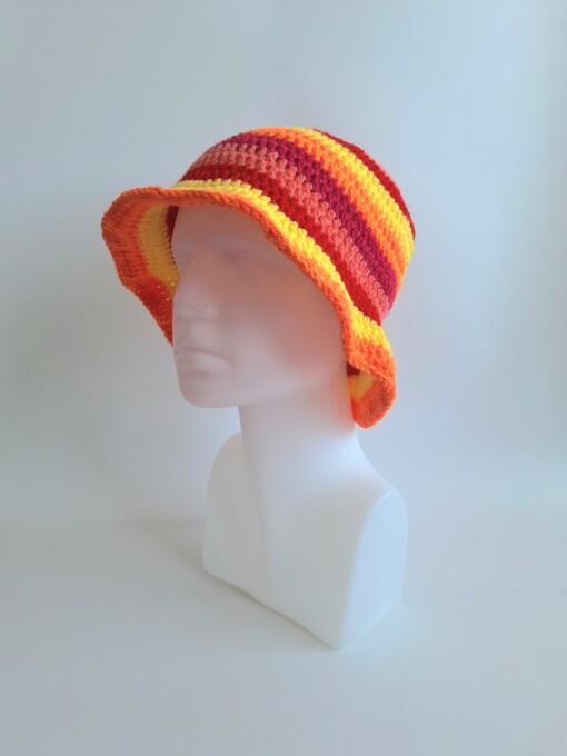 Gehaakte bucket hat | Oranje, fuchsia, koraal, rood en geel