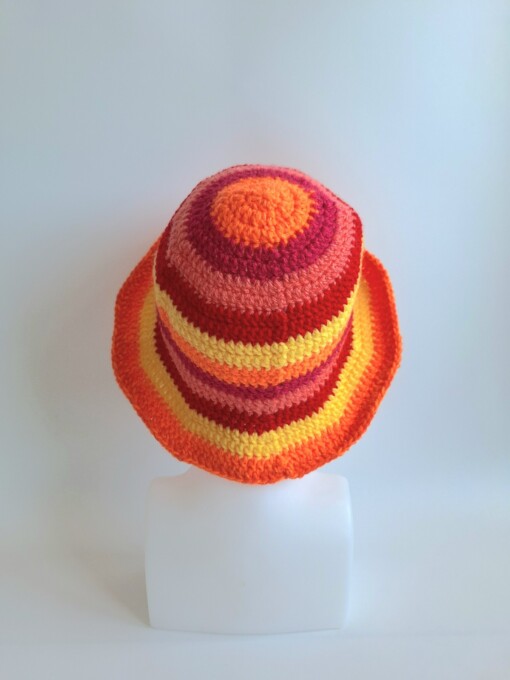 Gehaakte bucket hat | Oranje, fuchsia, koraal, rood en geel