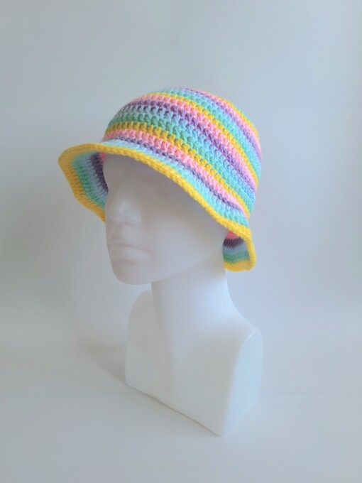 Gehaakte bucket hat | Pastel regenboog