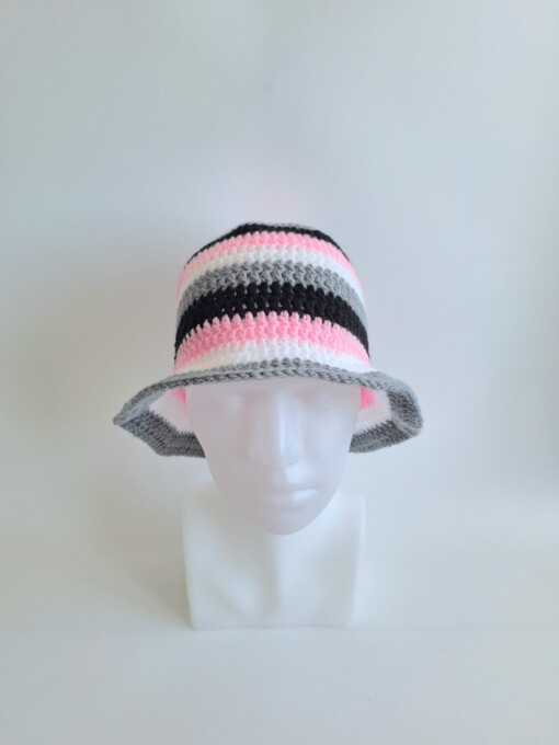 Gehaakte bucket hat | Roze, wit, grijs en zwart