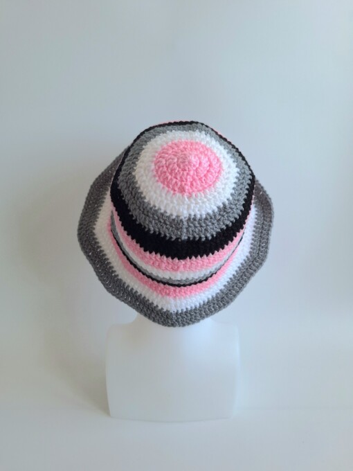 Gehaakte bucket hat | Roze, wit, grijs en zwart