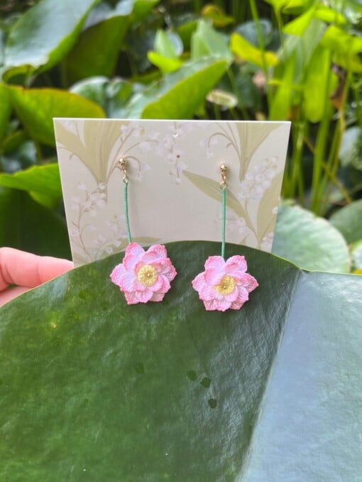 Micro Gehaakte Lotus Oorbellen