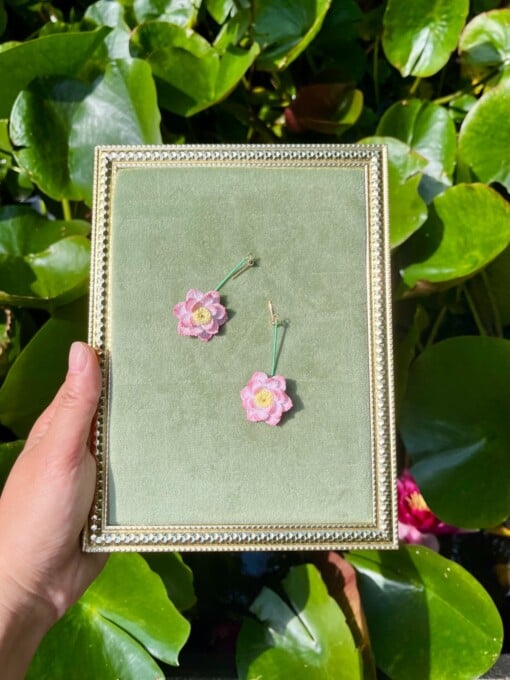 Micro Gehaakte Lotus Oorbellen
