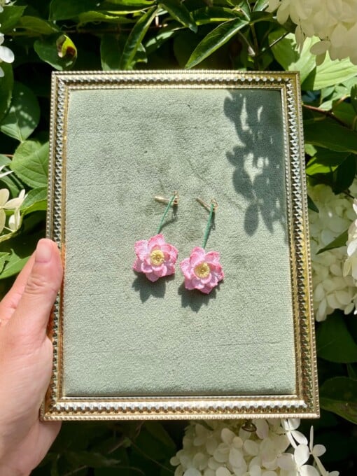 Micro Gehaakte Lotus Oorbellen