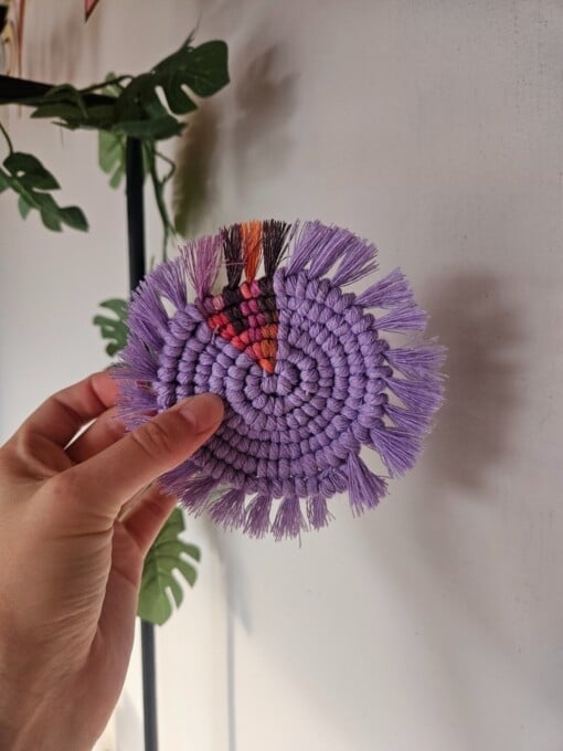 Paars/roze macrame onderzetter