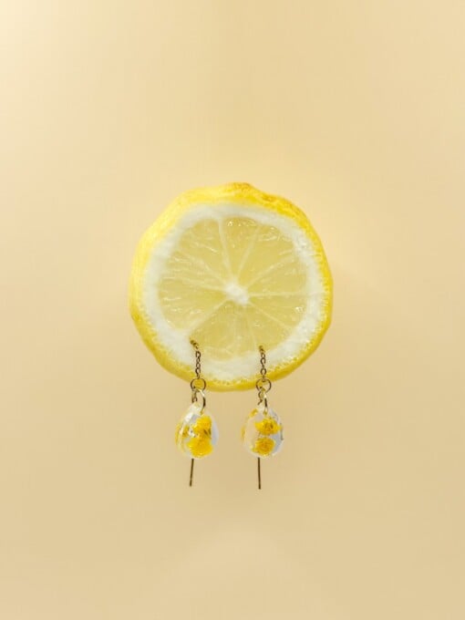 Threader Oorbellen met Druppelvormige Hangers Gevuld met Echte Bloemen uit Amsterdam (Limoncello Romance)