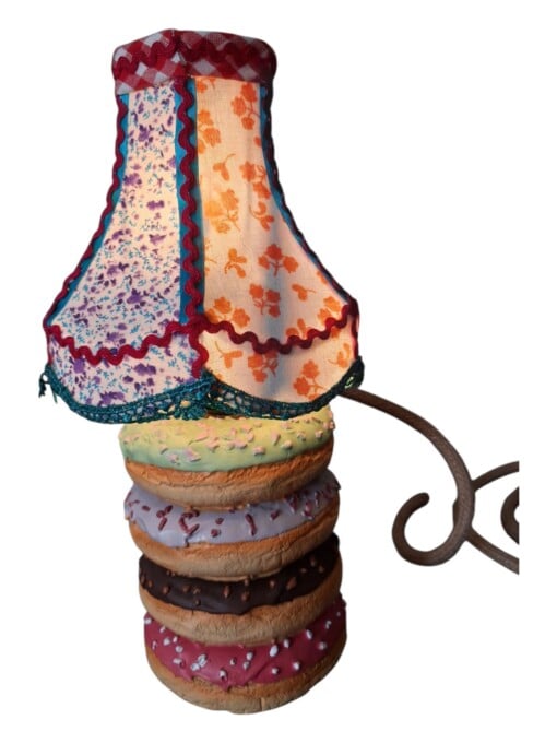 Uniek handgemaakt kleurrijk – kitsch tafellamp donut