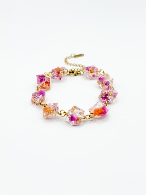 Armband met Kristalvormige Kralen Gevuld met Echte Bloemen uit Utrecht (The Blossom Chapter)