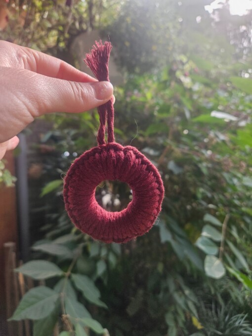 Burgundy kersthanger
