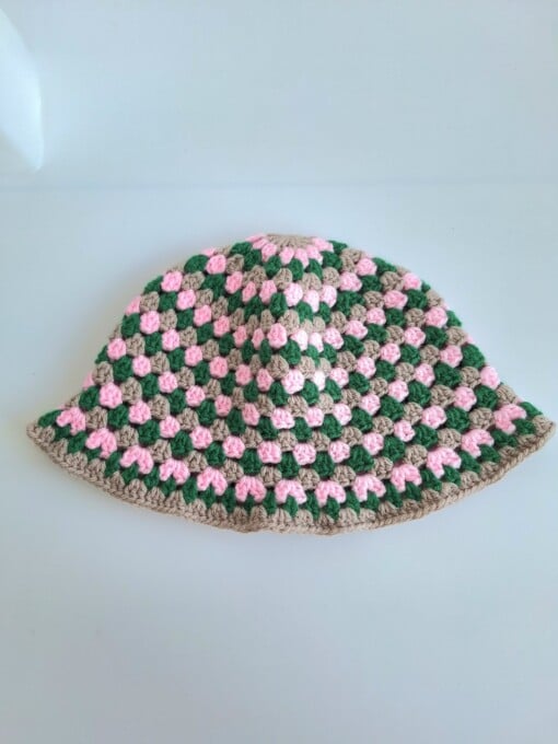 Gehaakte bucket hat | Groen, roze en beige