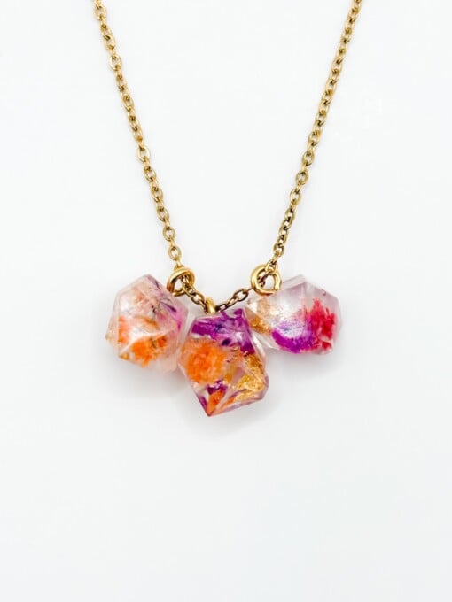 Kristalvormige Cluster Ketting met Echte Bloemen uit Utrecht (The Blossom Chapter)