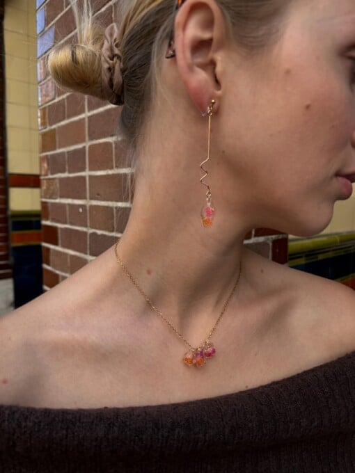Lange Sierlijke Facethanger Oorbellen met Echte Bloemen uit Utrecht (The Blossom Chapter)
