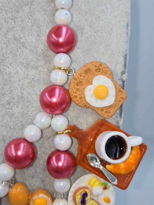 Breakfast Lovers, een handgemaakte ketting voor de echte ontbijfan.