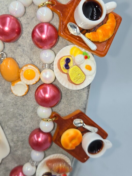 Breakfast Lovers, een handgemaakte ketting voor de echte ontbijfan.