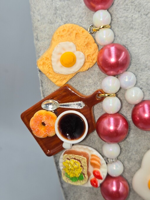 Breakfast Lovers, een handgemaakte ketting voor de echte ontbijfan.