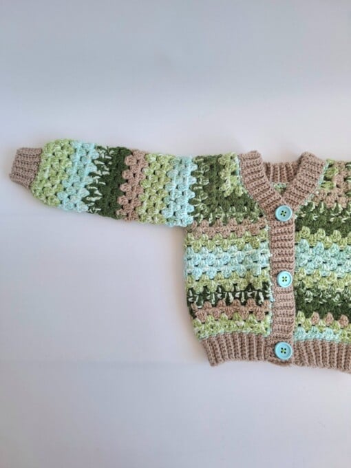 Gehaakt baby vestje | Beige, Blauw en groen camo