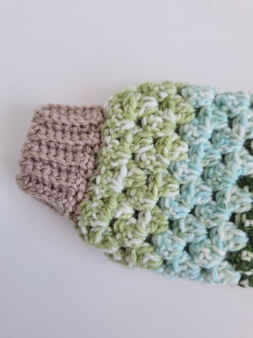 Gehaakt baby vestje | Beige, Blauw en groen camo