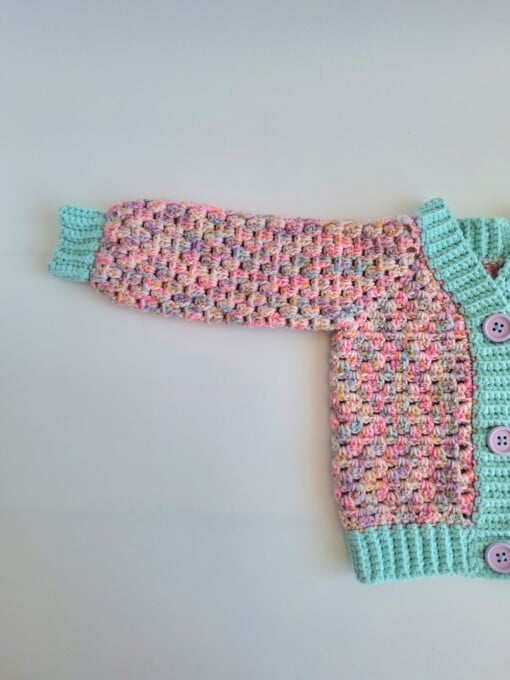 Gehaakt baby vestje | Mintgroen en lila gemêleerd