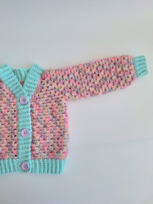 Gehaakt baby vestje | Mintgroen en lila gemêleerd