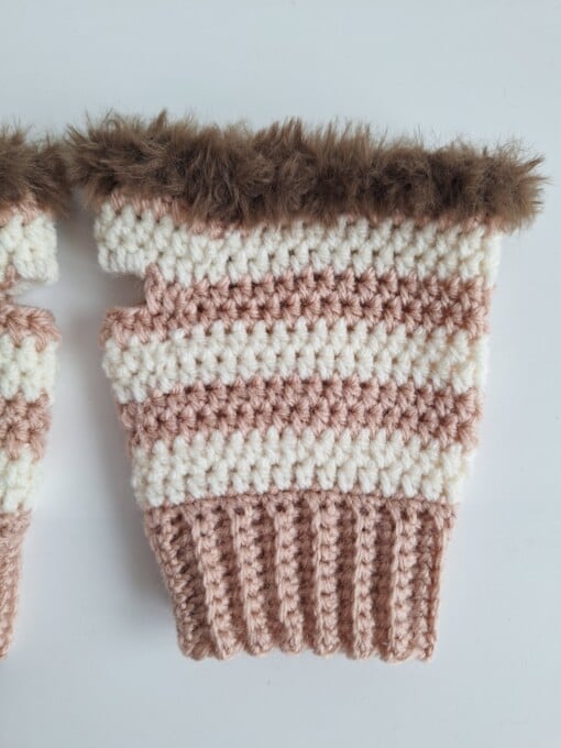 Gehaakte handschoenen - gehaakte vingerloze handschoenen | Poeder roze, crème en bruin