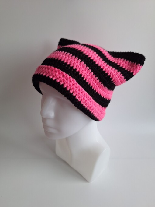 Gehaakte muts | Zwart en neon roze
