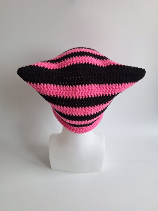 Gehaakte muts | Zwart en neon roze