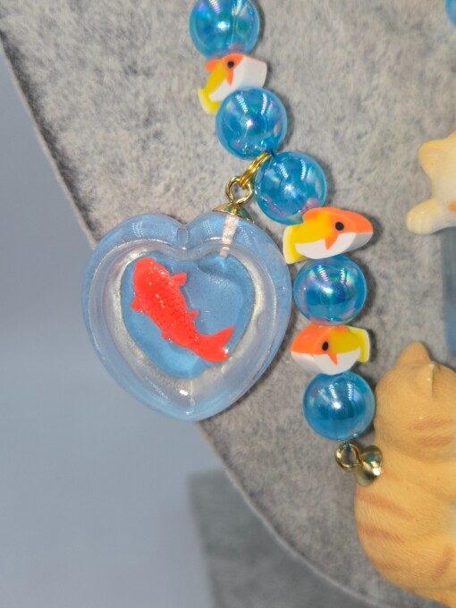 Vissende Katten, een handgemaakte ketting voor katten- lieghebbers.
