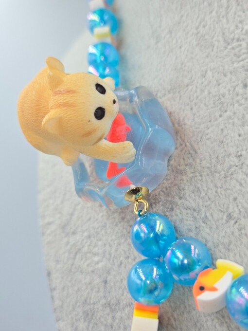 Vissende Katten, een handgemaakte ketting voor katten- lieghebbers.